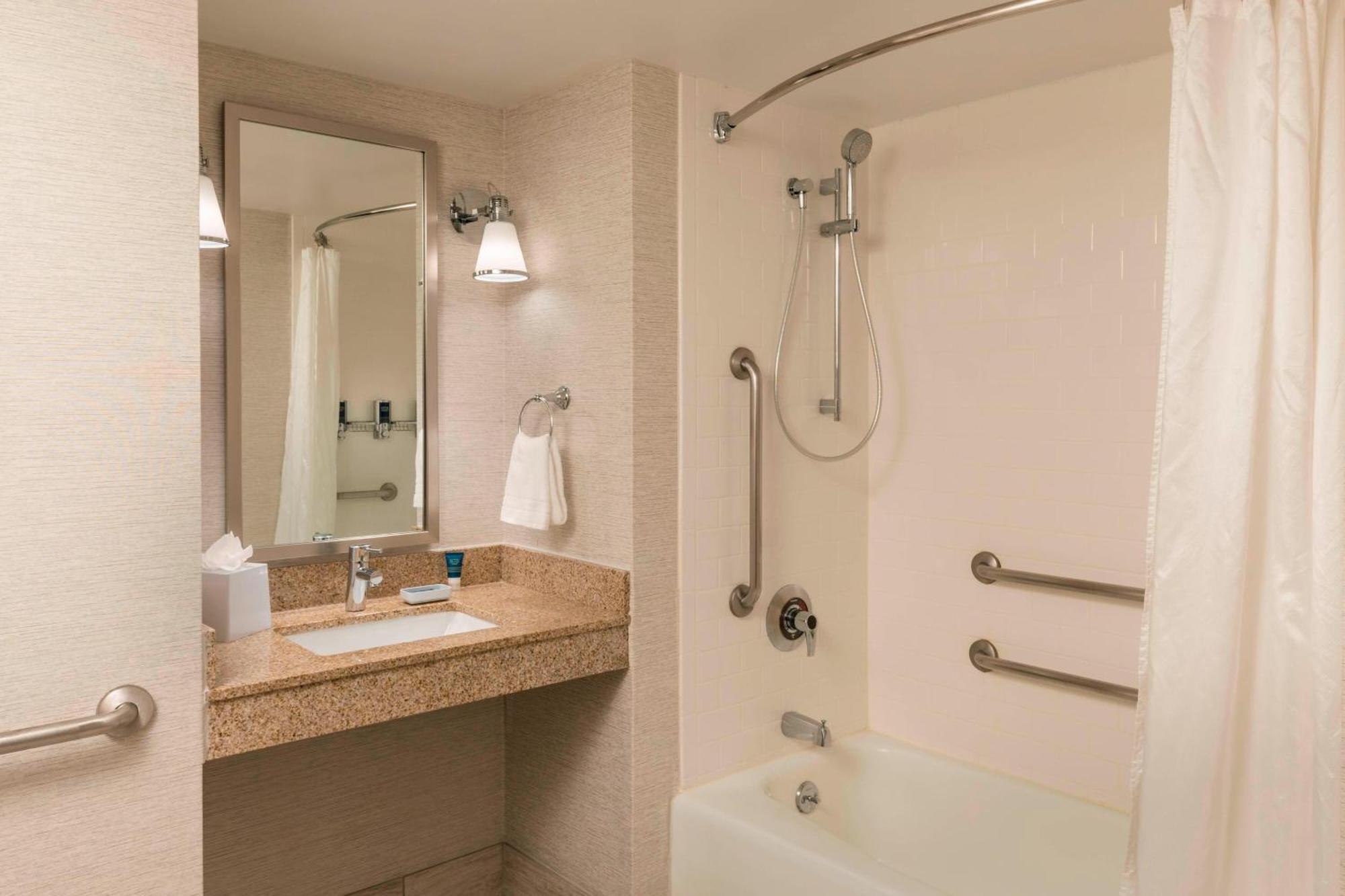 Four Points By Sheraton Boston Logan Airport רוויר מראה חיצוני תמונה